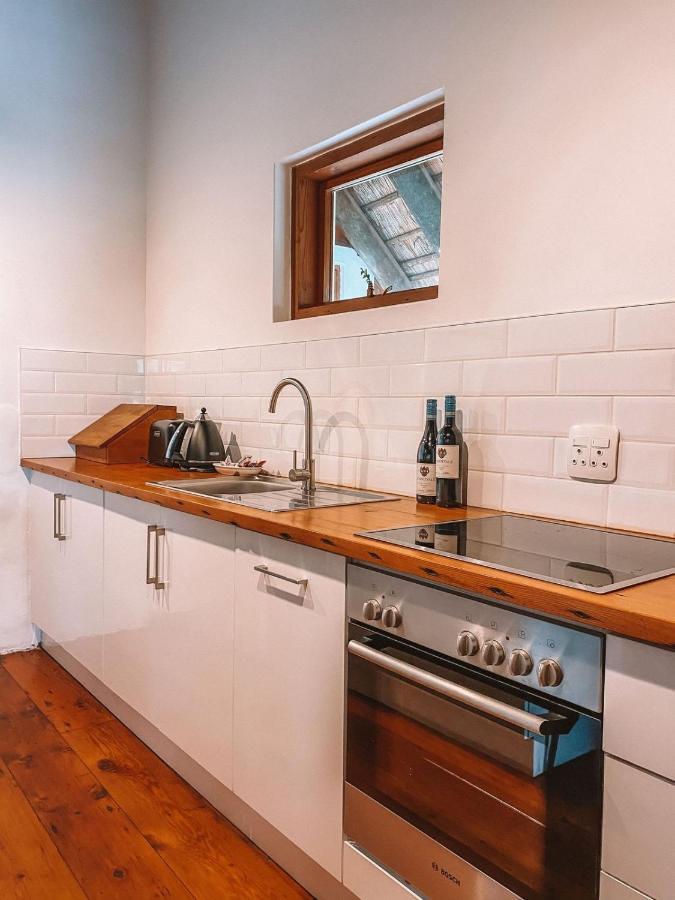 Dreamland House & At Supertubes Apartment *